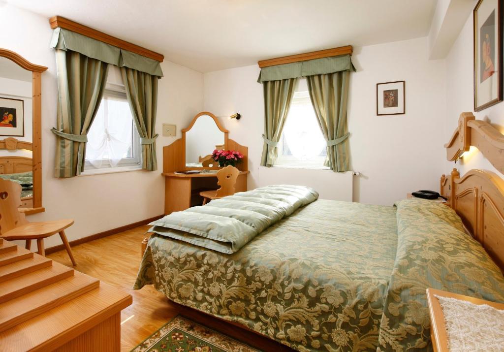 Hotel Regina Cortina d'Ampezzo Room photo